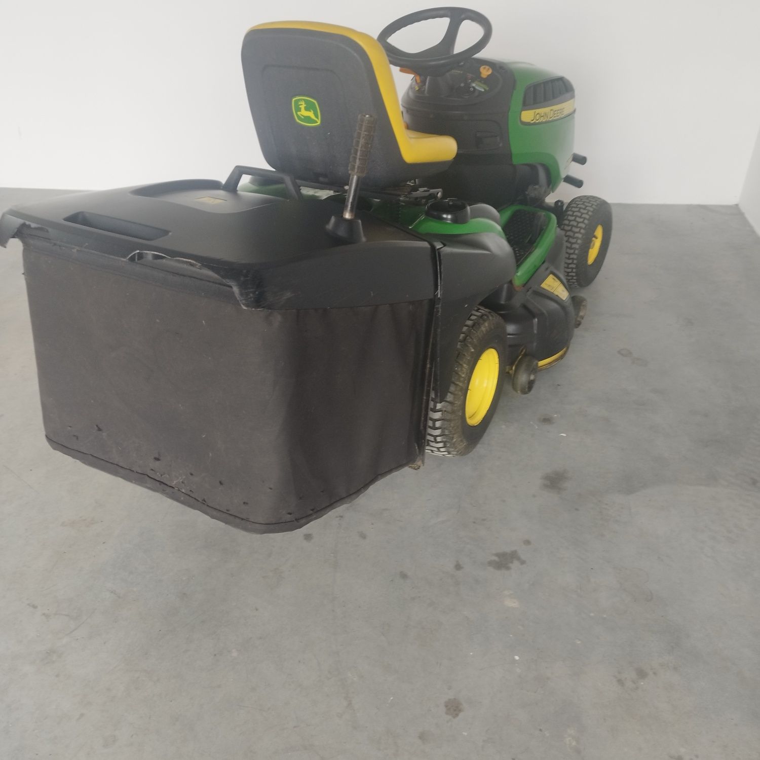 Sprzedam traktorek kosiarke John Deere x155r