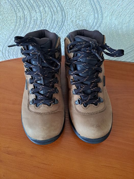 Ботинки розмір 36 в подарунок віддам куртку zara