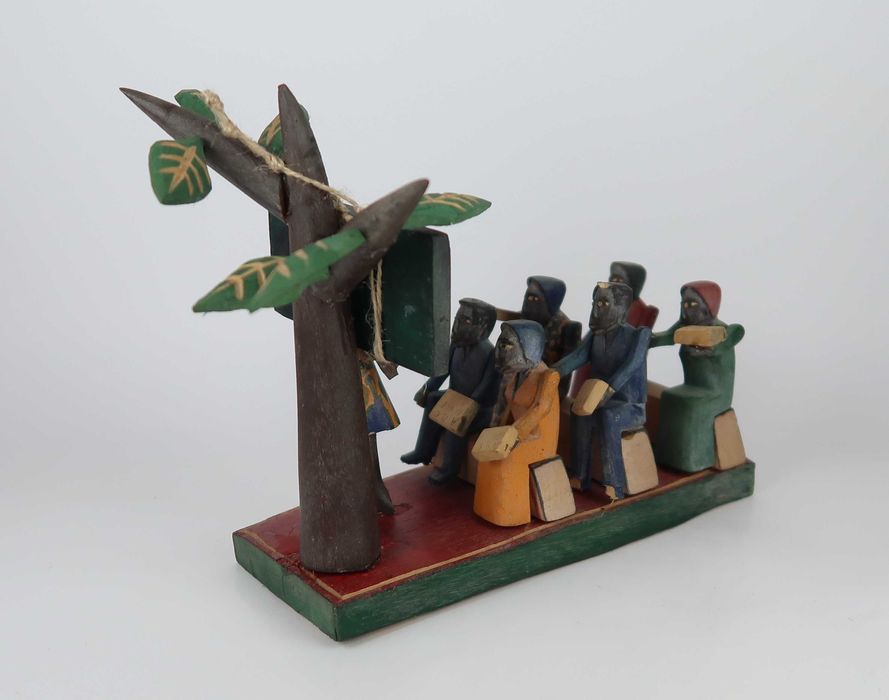 Grupo Escultórico / Maquete madeira - Aula de Português - Ex-colónias