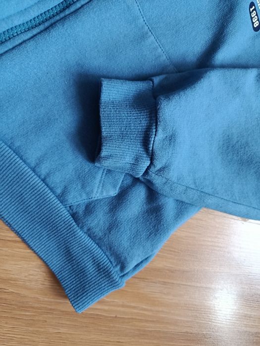 Bluza z kapturem firma Sinsay dla chłopca rozmiar 128/134