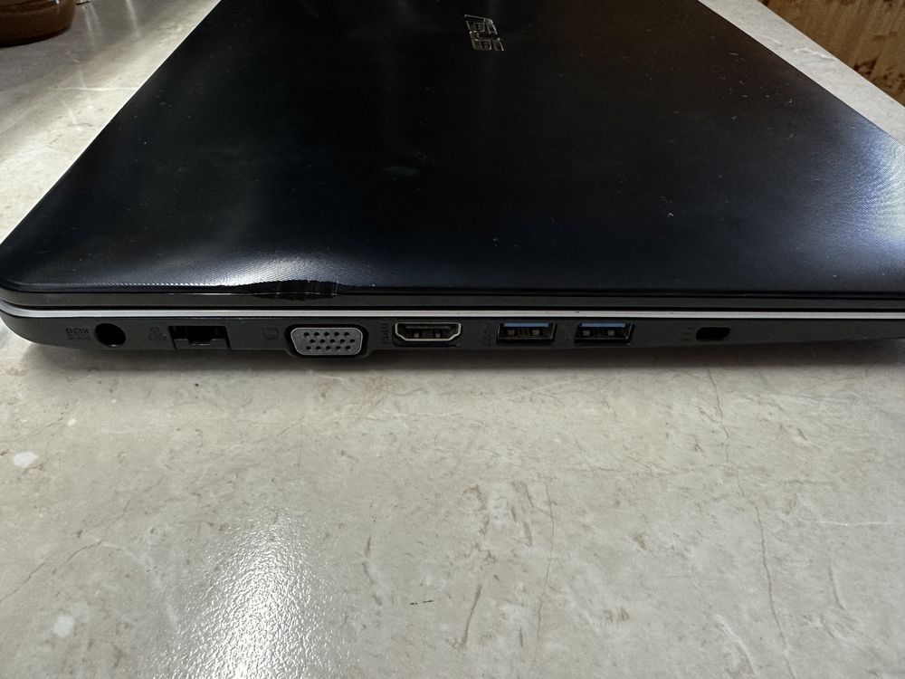 Ноутбук Asus X555QG-DM206D