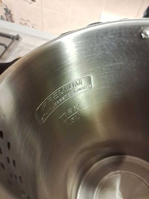 Електрочайник tefal робочий але з відломаною кришкою Чайник