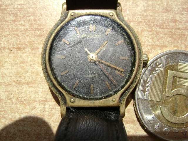 Starocie z PRL - Zegarek damski Poljot quartz = na chodzie
