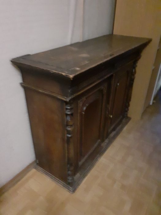 Тумба без дзеркала,потребує реставрацію