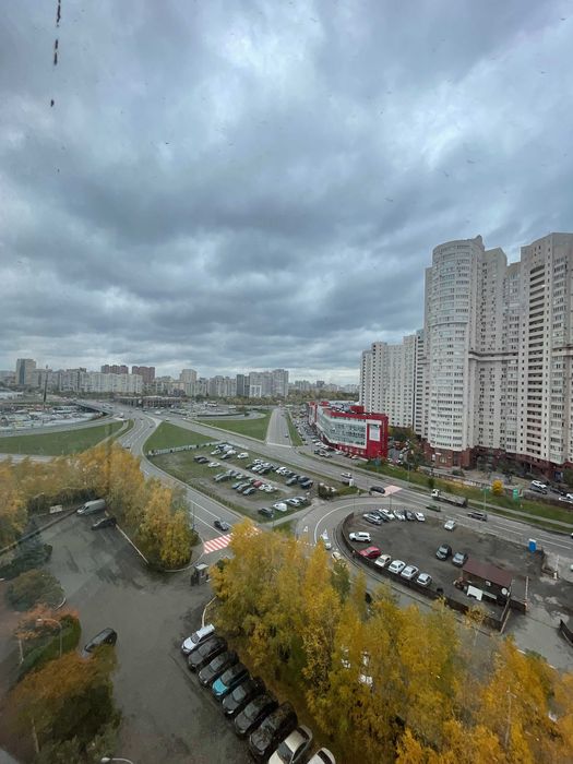 2 кім 77 мкв євроремонт вул Гришка Мих 9, смт Позняки