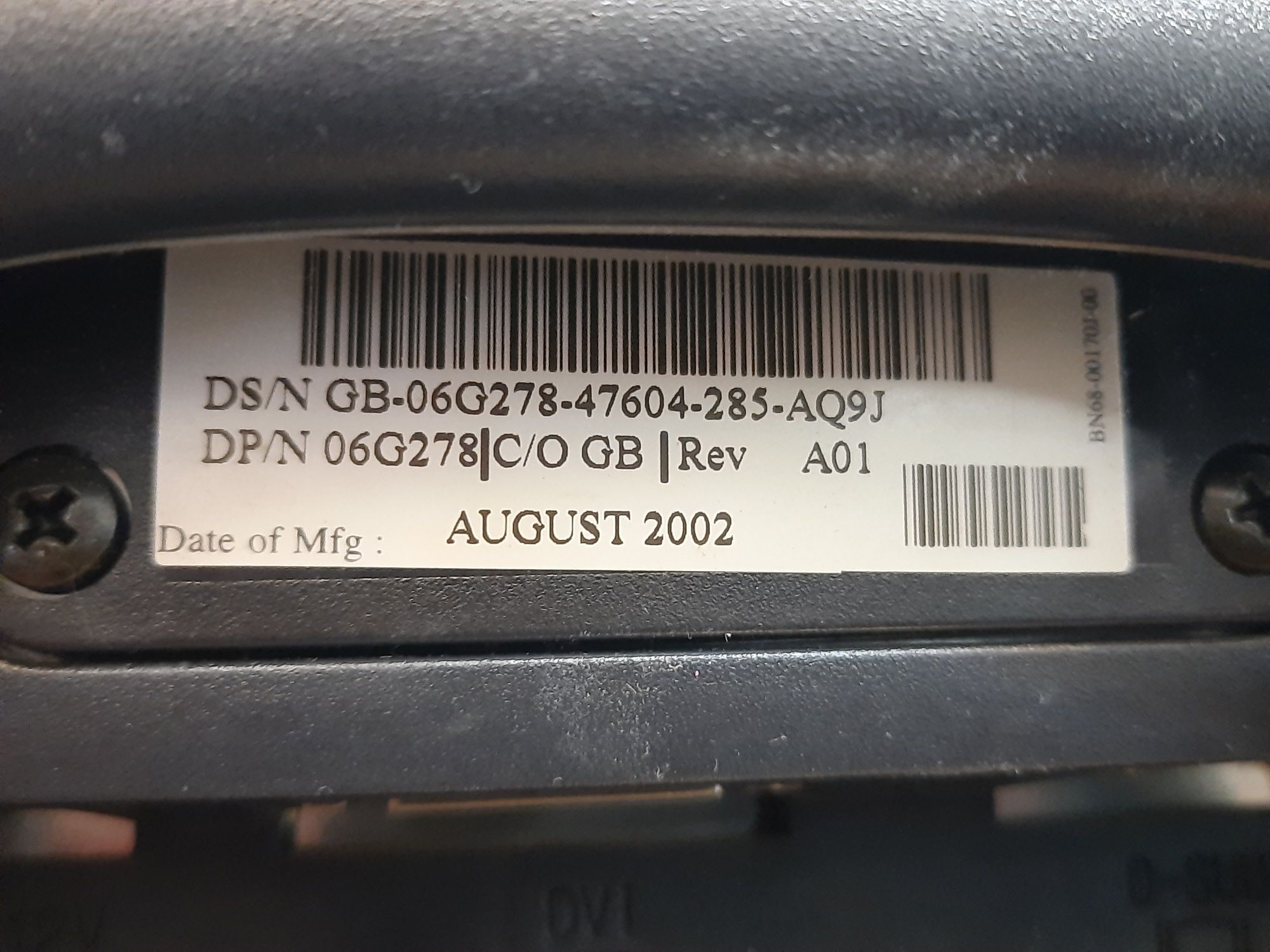 Retro monitor DELL z roku 2002 model 1503FP