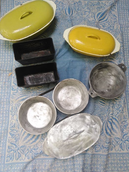 Чавун утятниця, форма для випічки хлеба.