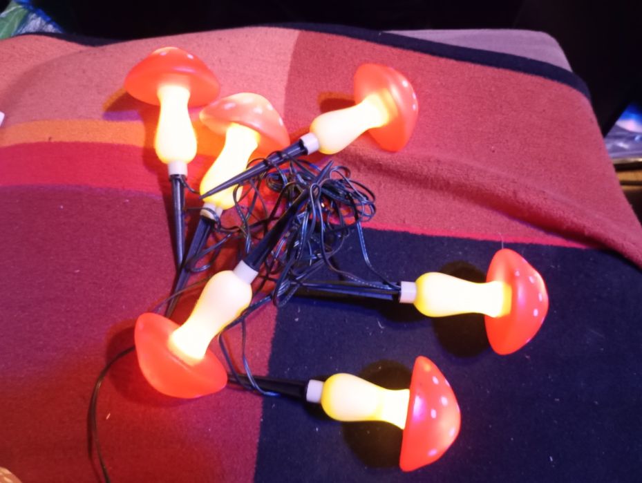 Lampki solarne ogrodowe