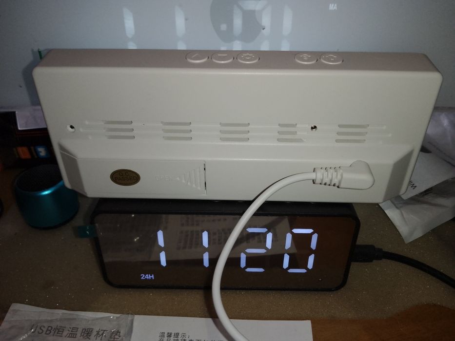 Світлодіодний електронний годинник - колонка Bluetooht