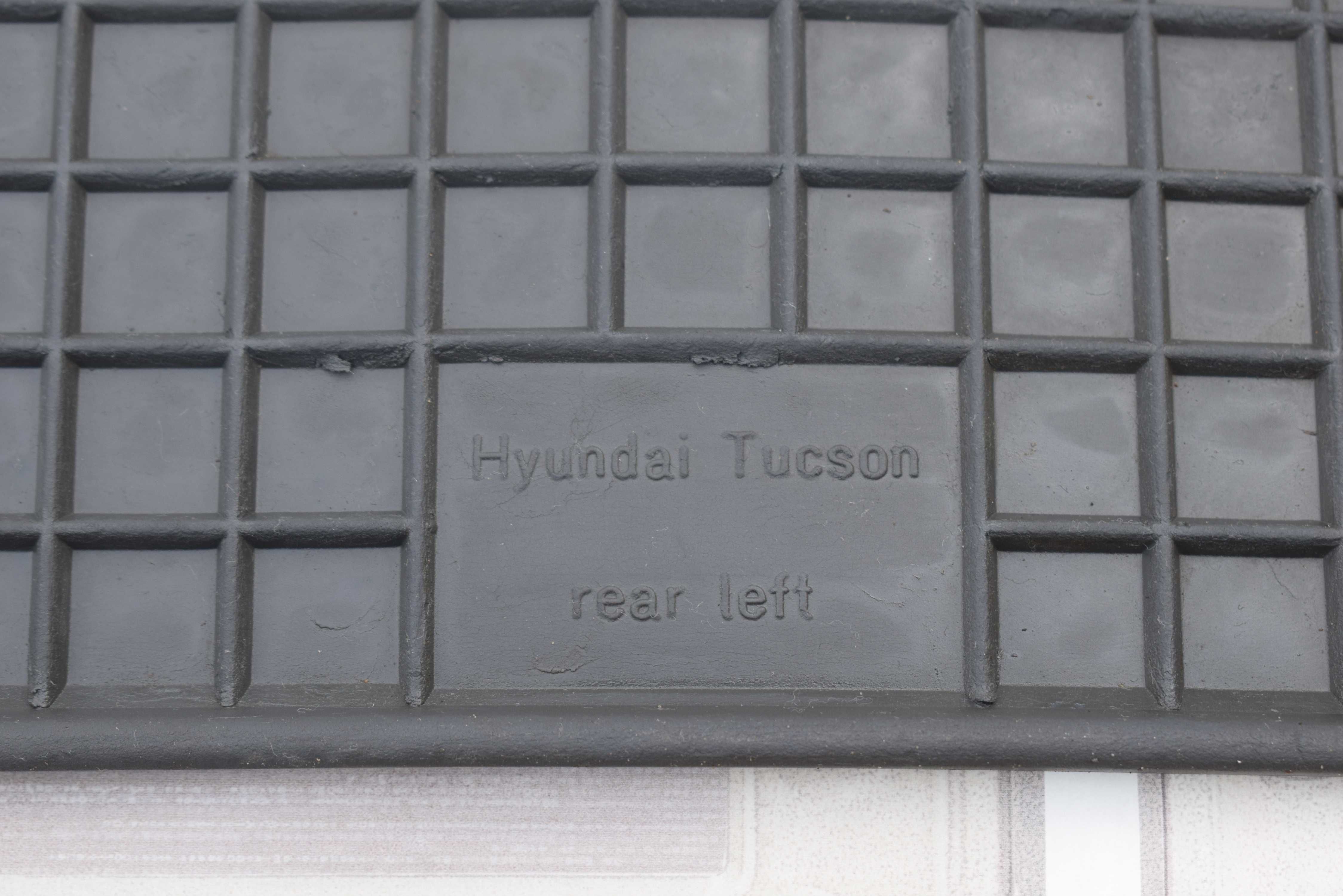 dywaniki gumowe wycieraczki HYUNDAI TUCSON I 04-09R.orginał