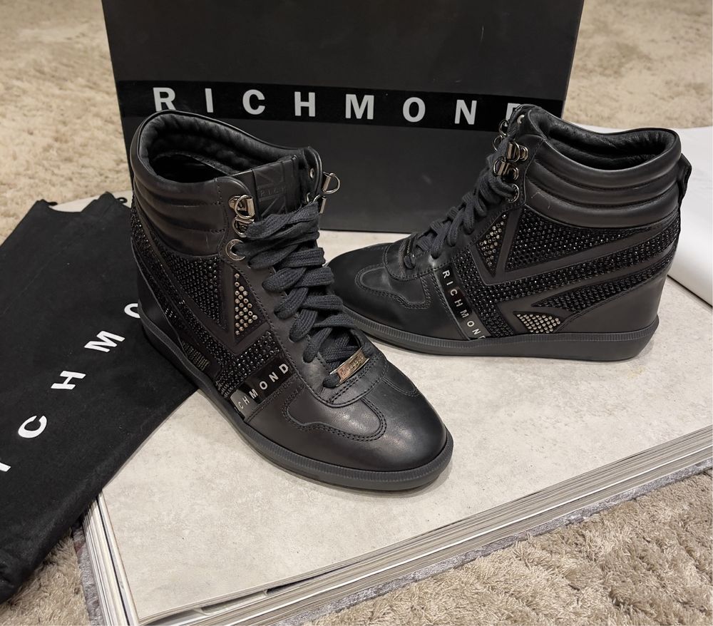 ботильоны сникерсы richmond