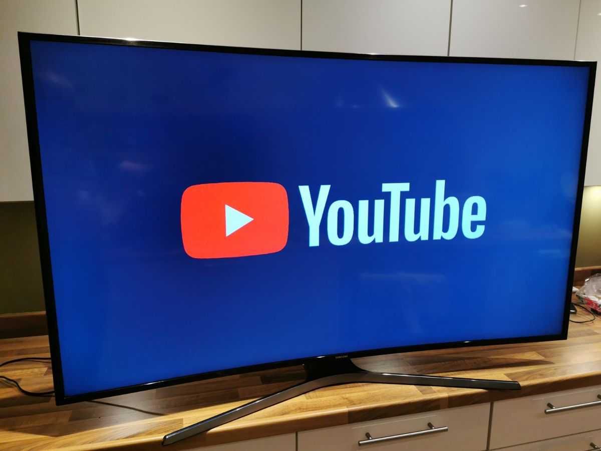 Samsung 4K 65" CURVED smart tv Youtube Netflix Wifi DVB-T2