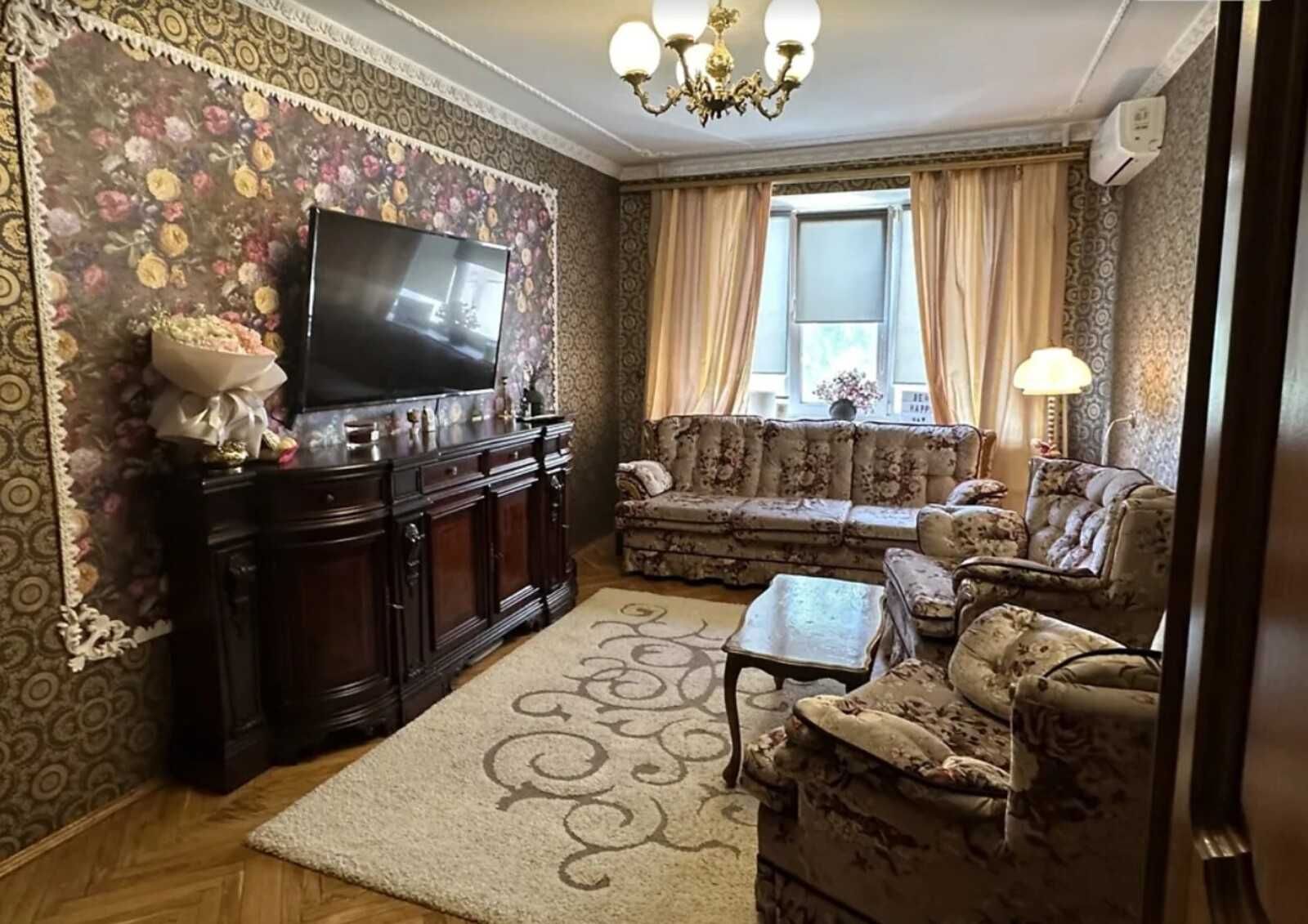 Продається добра 3-х кімнатна квартира зі всім. Р-н мед. університету