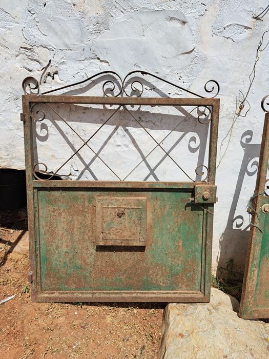 Portão antigo em ferro