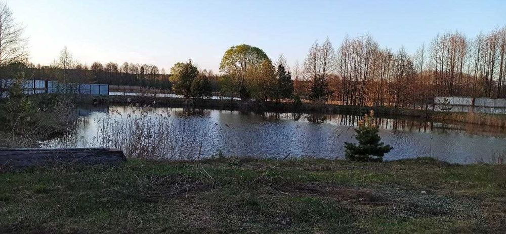 Продаётся дом , участок под строительство дома