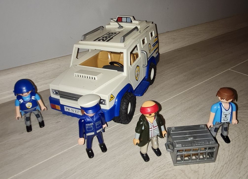 Figurki zestaw kolekcja Playmobil transporter policyjny