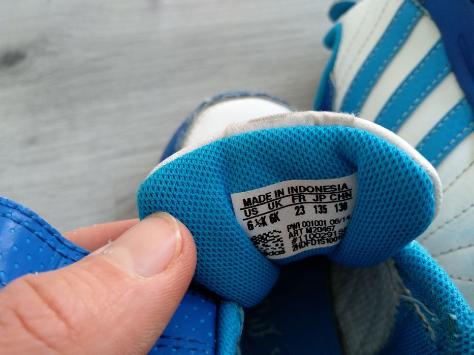 Vendo sapatos criança