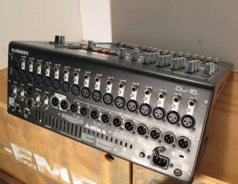 Mesa de mixagem digital Allen & Heath Qu-16
