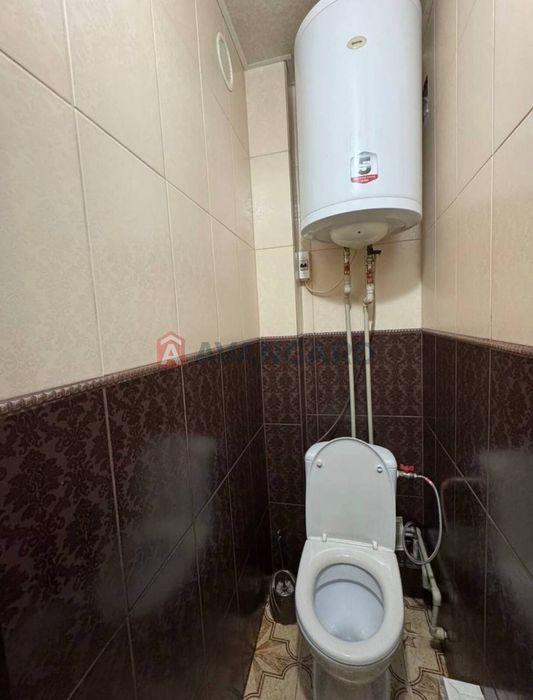 Здається 3-кімнатна ,в низу проспекта Олександра Поля - Шнеєрсона