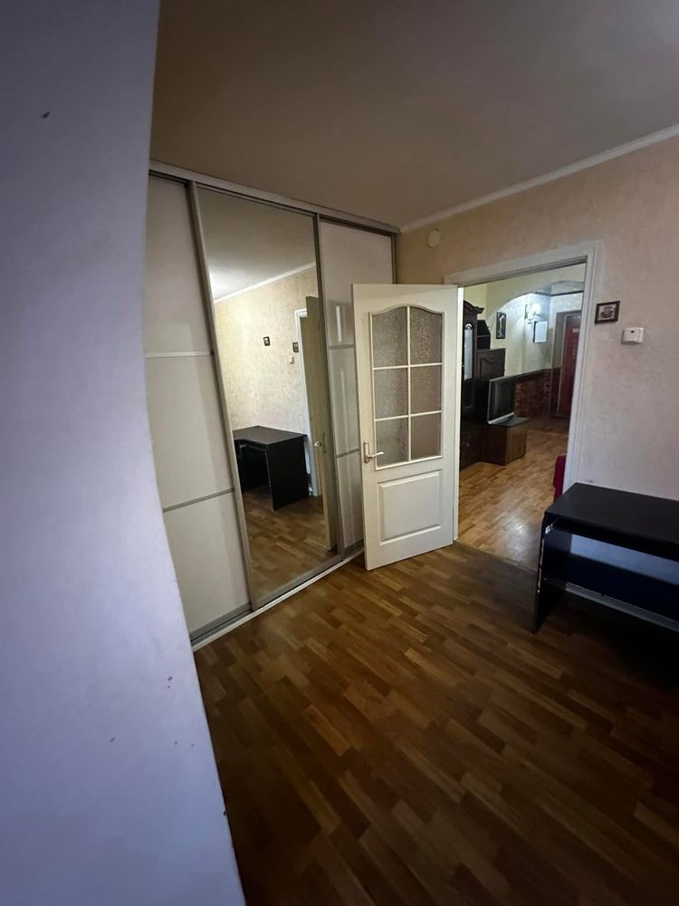Зупинка Фурманова місце для авто