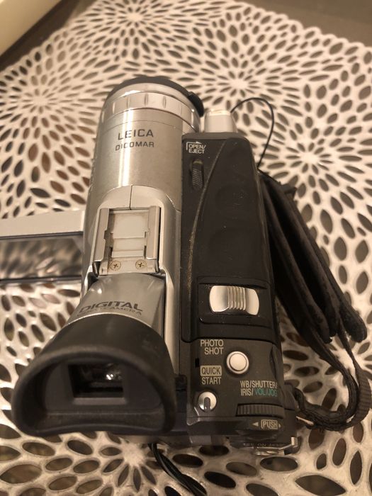 Відеокамера Panasonic nv-gs70