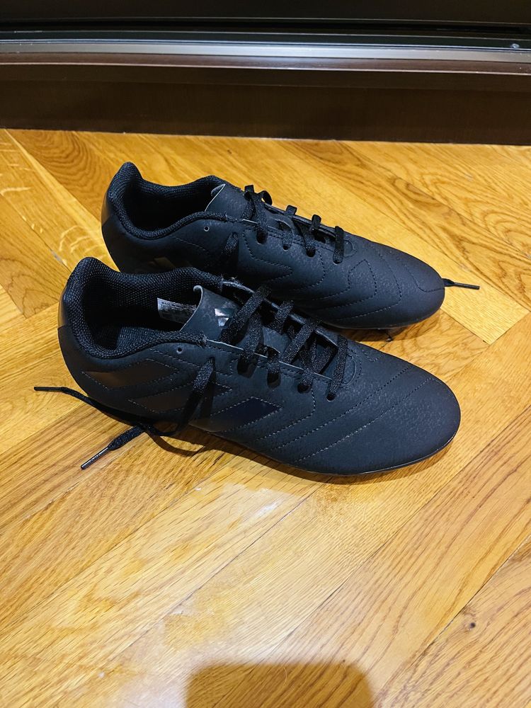 Кроссовки бутсы Adidas . Размер 38,5