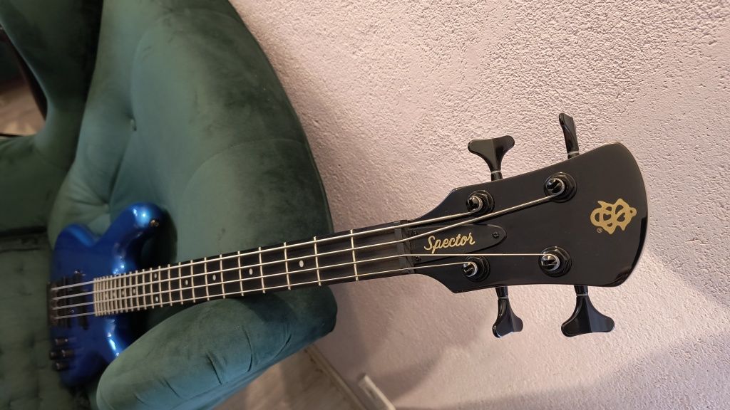 Gitara basowa spector performer