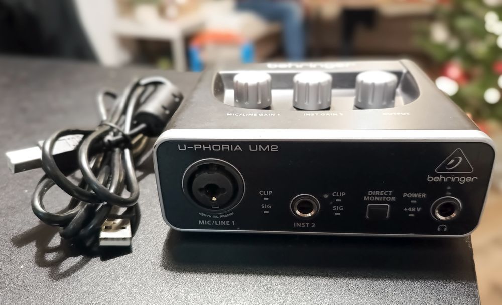 Interfejs audio Behringer U-PHORIA UM2