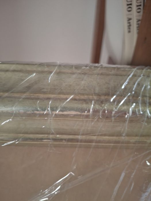 Excelente moldura em madeira para tela cerca 58 x 66