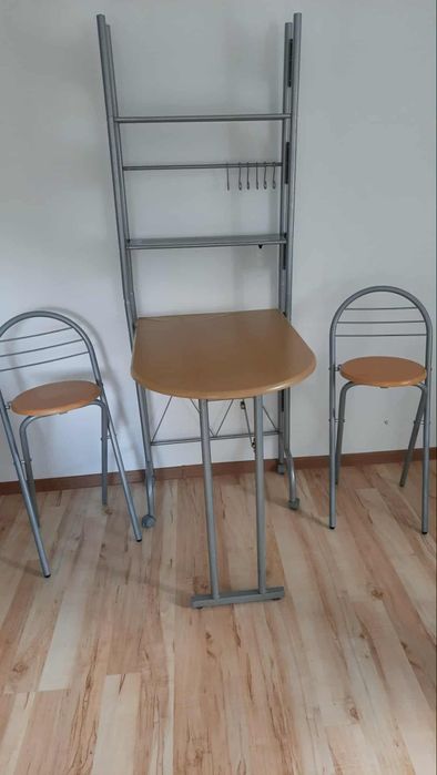 Stół kuchenny, barek, hokery