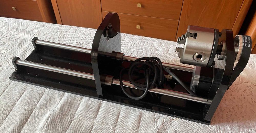 Przystawka obrotowa do plotera lasera CO2