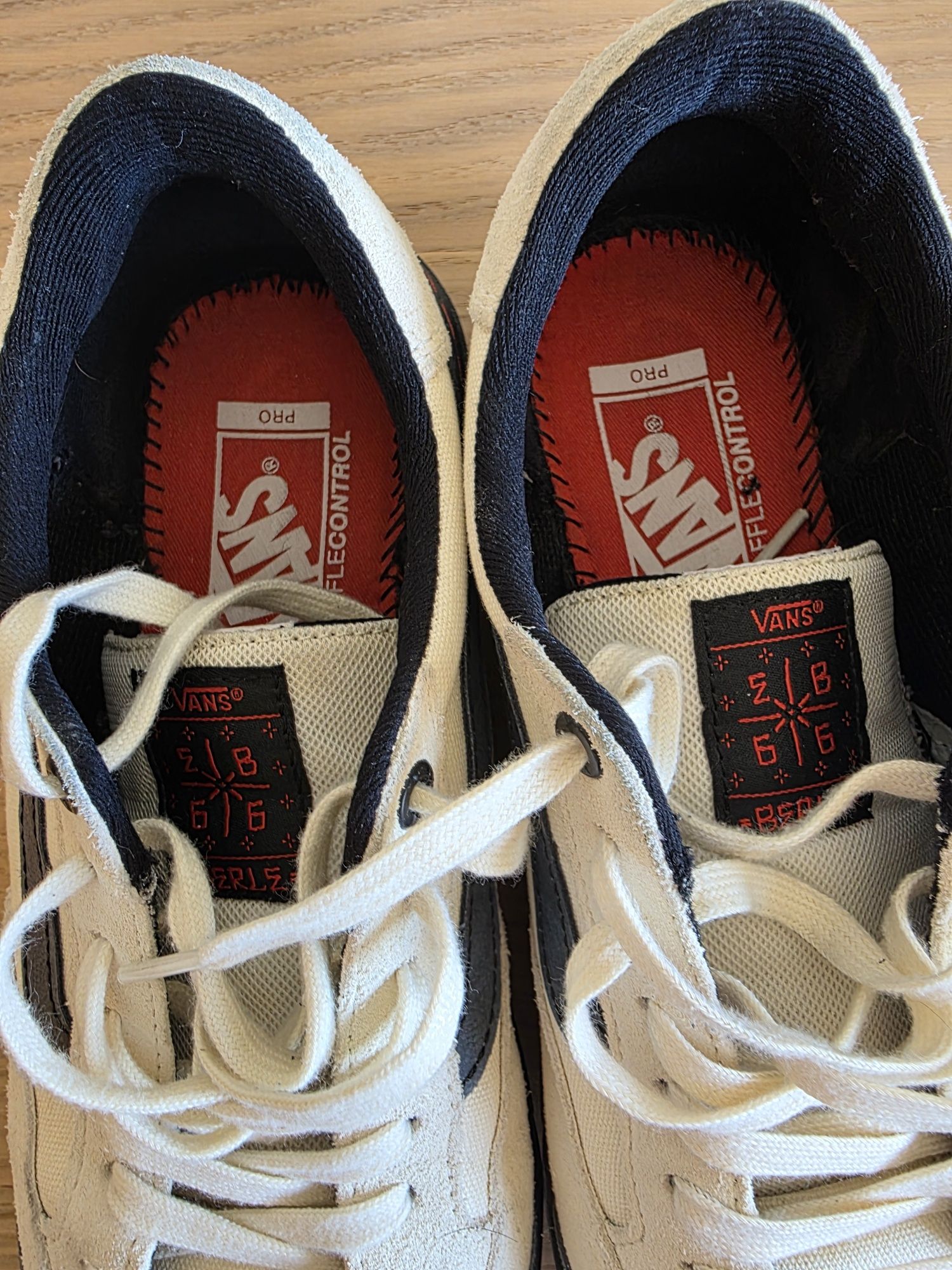 Ténis Vans (número 41)
