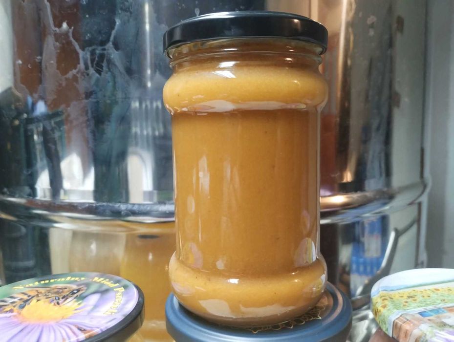 Miody Pszczele  z  Pasieki  Różne  odmiany  Wysyłka Gratis