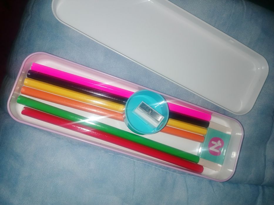 Estojo Nenuno material escolar