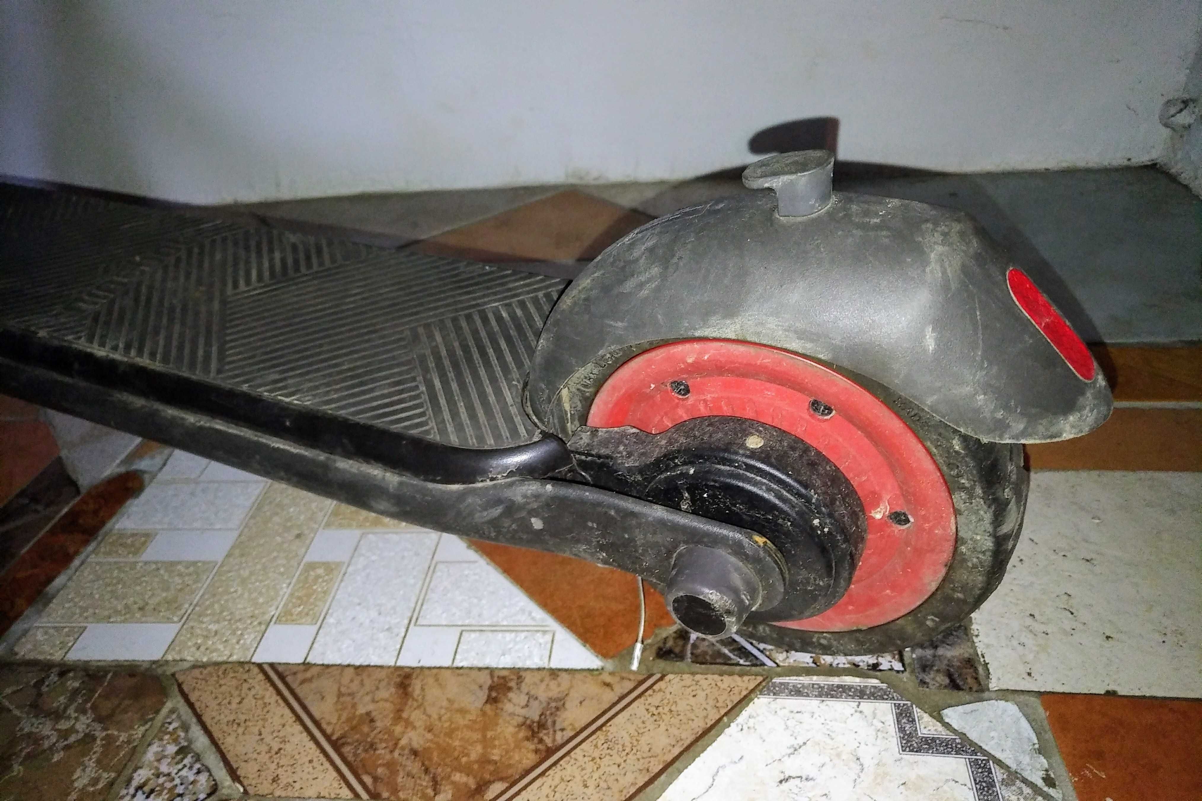 Hulajnoga Ninebot eKickScooter ZING C20