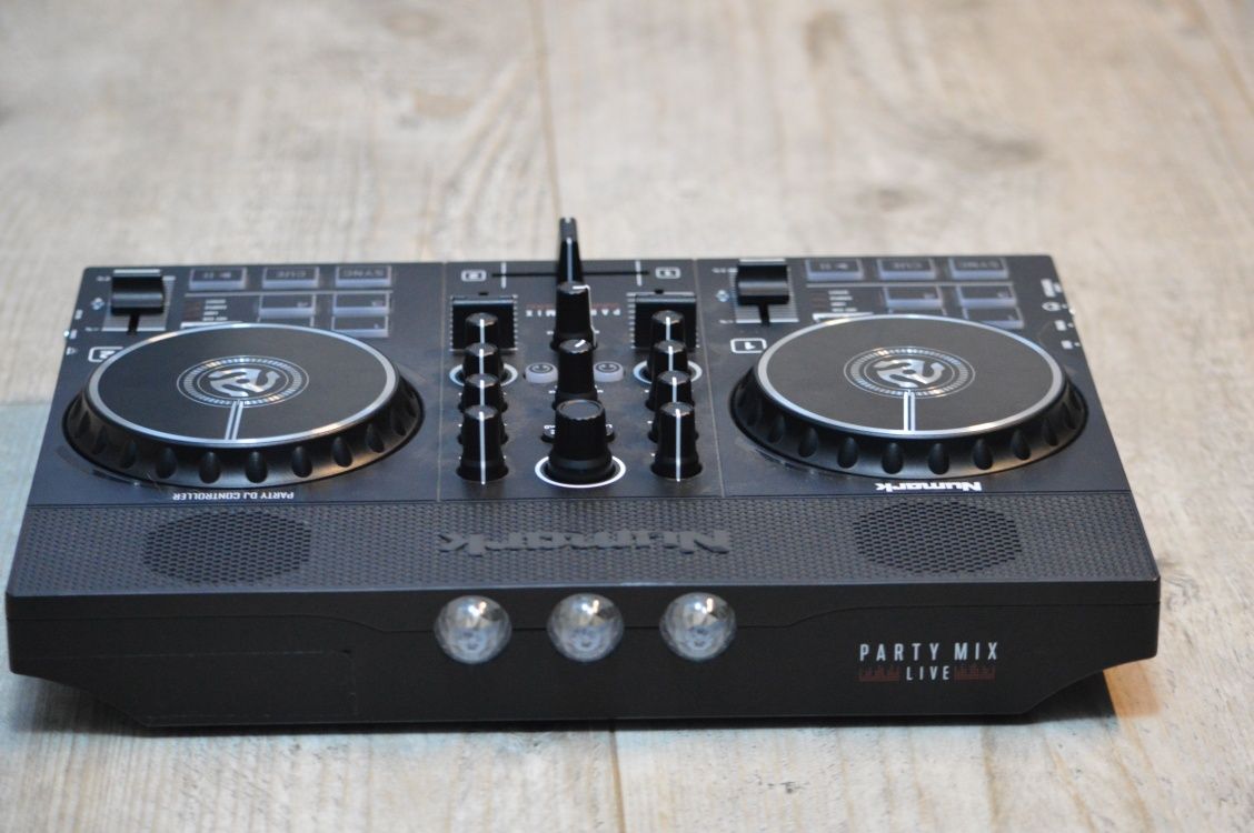 JAK NOWA Konsola DJ Numark Party mix live