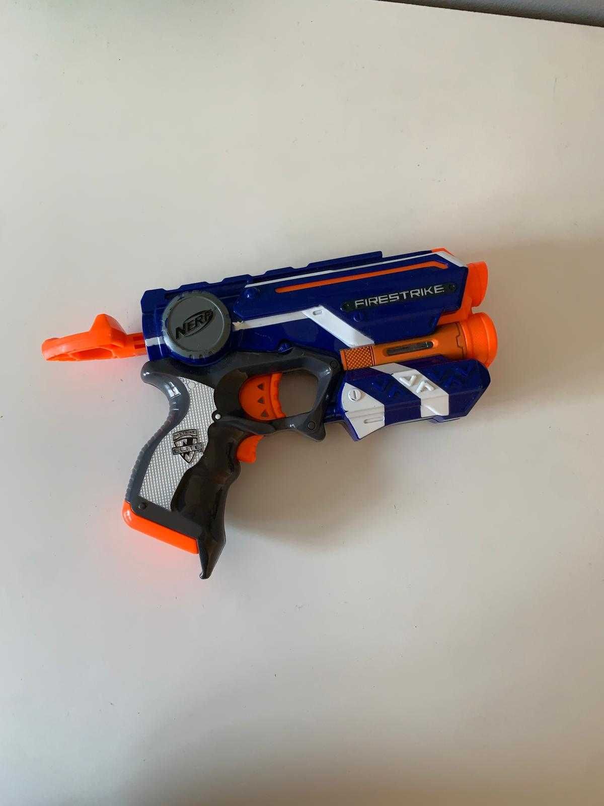 NERF firestrike z laserem