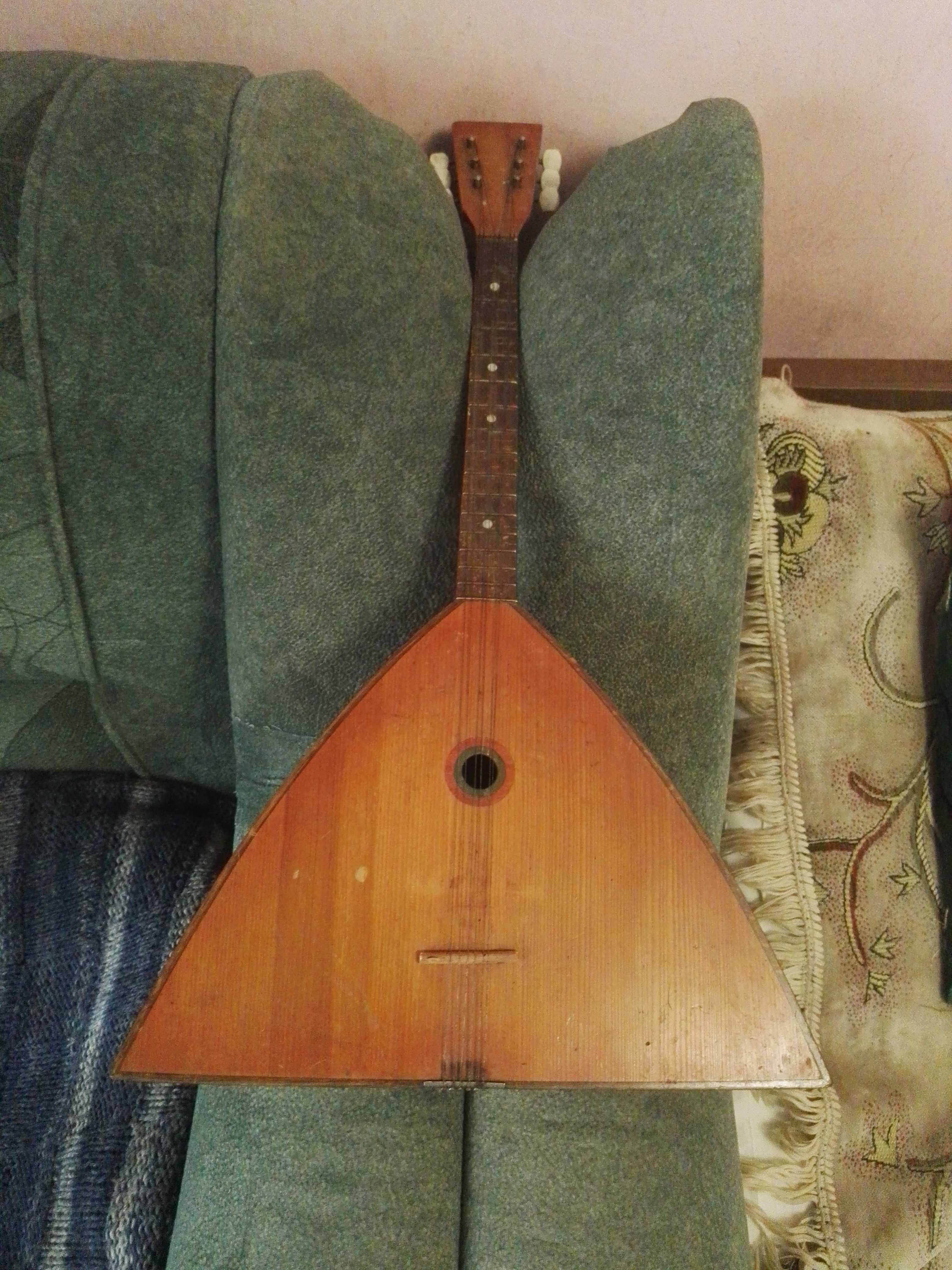 Балалайка Музыкальный инструмент