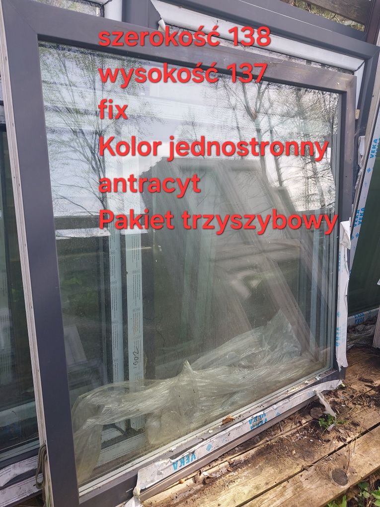 Okno z roletą białe