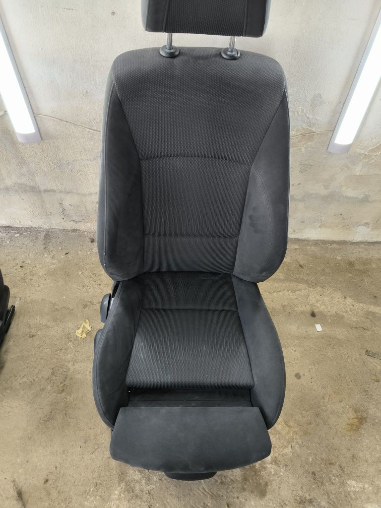 Передні сидіння recaro алькантара bmw спортивні сідушки (крісла)