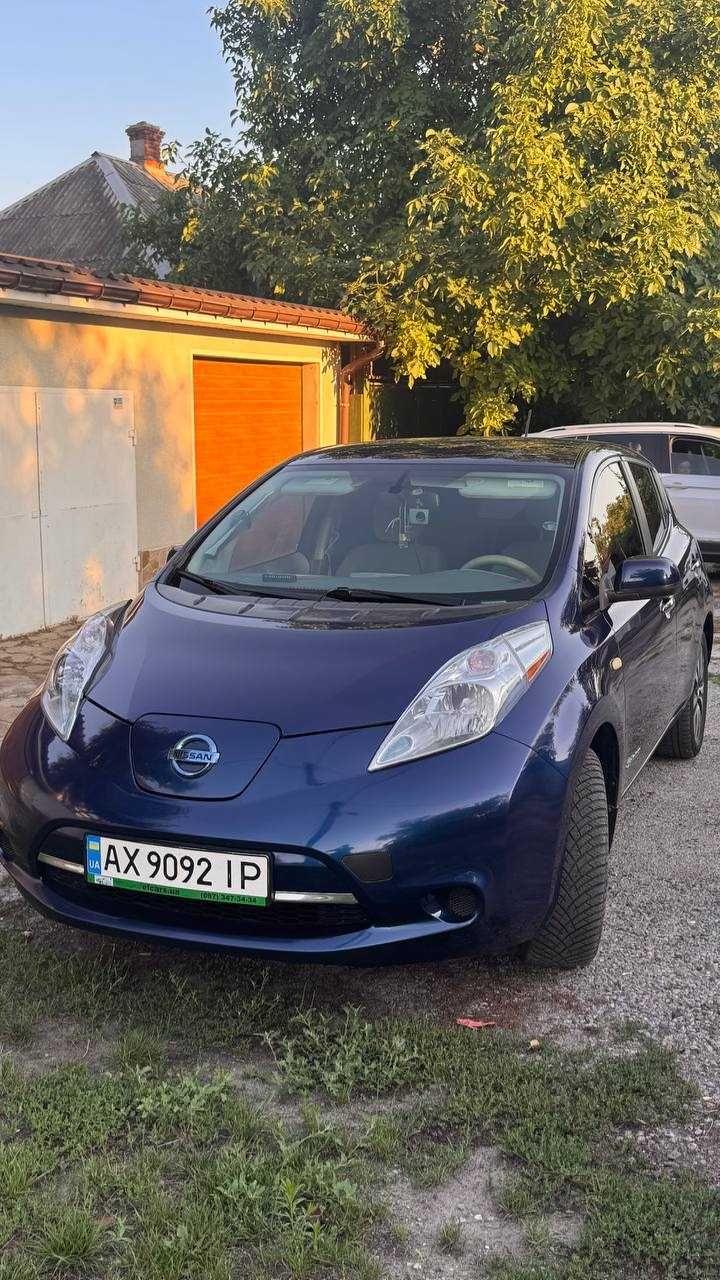 Продам nissan leaf 16 года