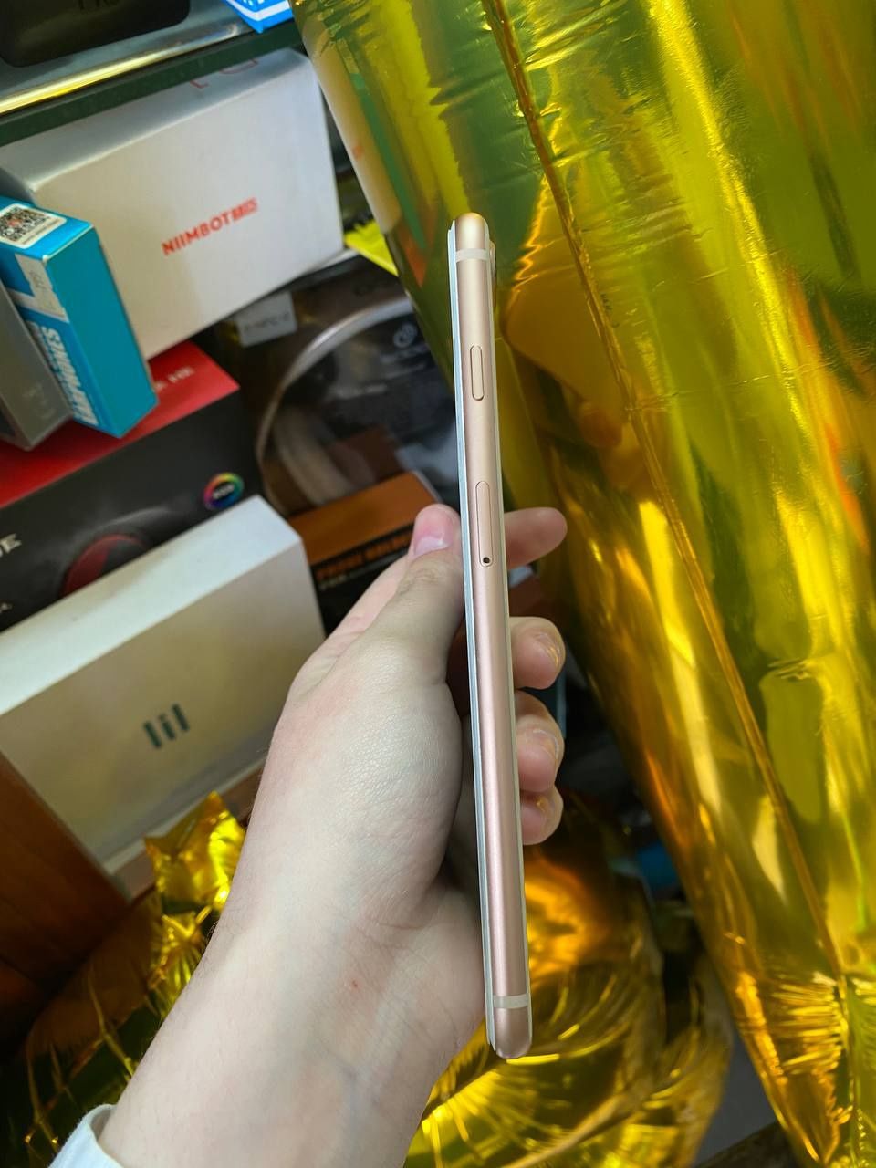 Продам iPhone 8 plus 64 Gb