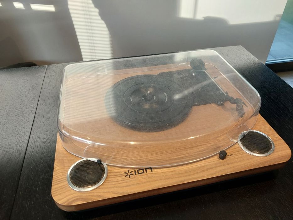 Gramofon ION MAX LP Z Wbudowanymi Głośnikami Uszkodzony
