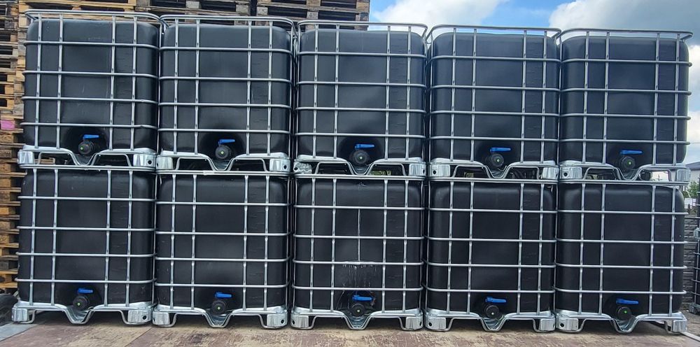 Pojemniki mauzer1000l czyste spożywka faktura