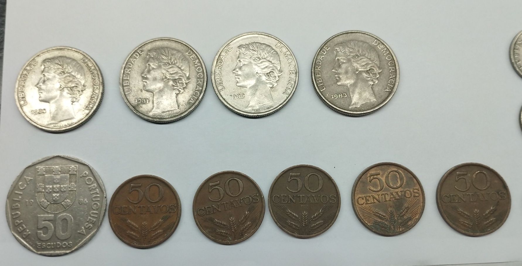 Moedas antigas portuguesas e estrangeiras