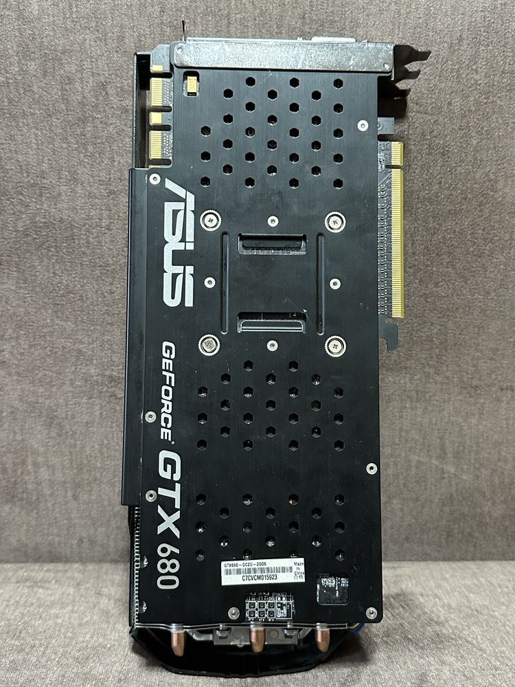 Відеокарта Asus GeForce GTX 680 2GB DirectCUII