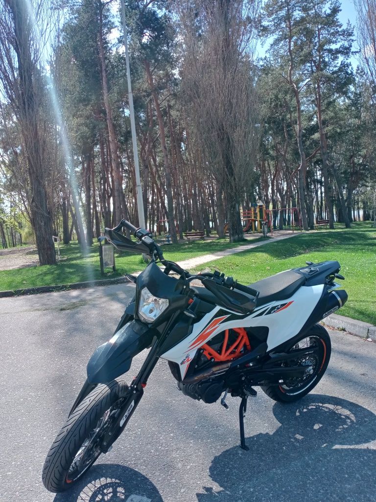 KTM 690 SMC R 2020