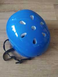 Niebieski kask rowerowy, na rolki, na deskorolkę i wrotki, rozmiar M