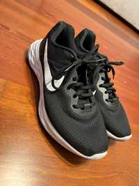 Nike revolution 6 NN rozmiar 42