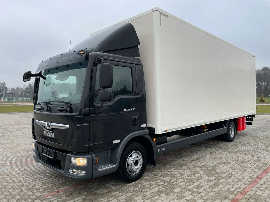 MAN TGL 12.250 Kontener Dł. 7,30 m 18 Palet  Pierwszy Właściciel Import Niemcy TGL 12.180 TGL 12.220